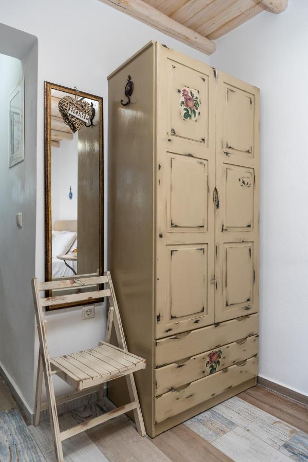 Elizabeth'S Small Apartment Naxos City Экстерьер фото
